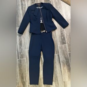 GORGEOUS Ted Baker Suit size 3 (US8)